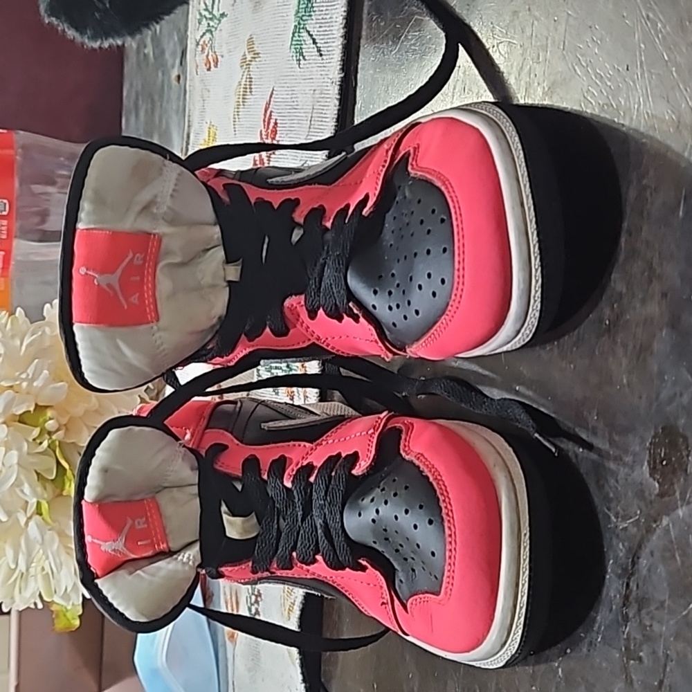 Nike Air Jordan 1s gently worn size 5y pink girls sneakers